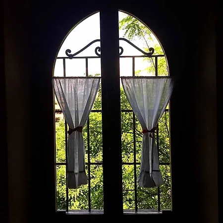 Castello Di Cernusco Lombardone 4*